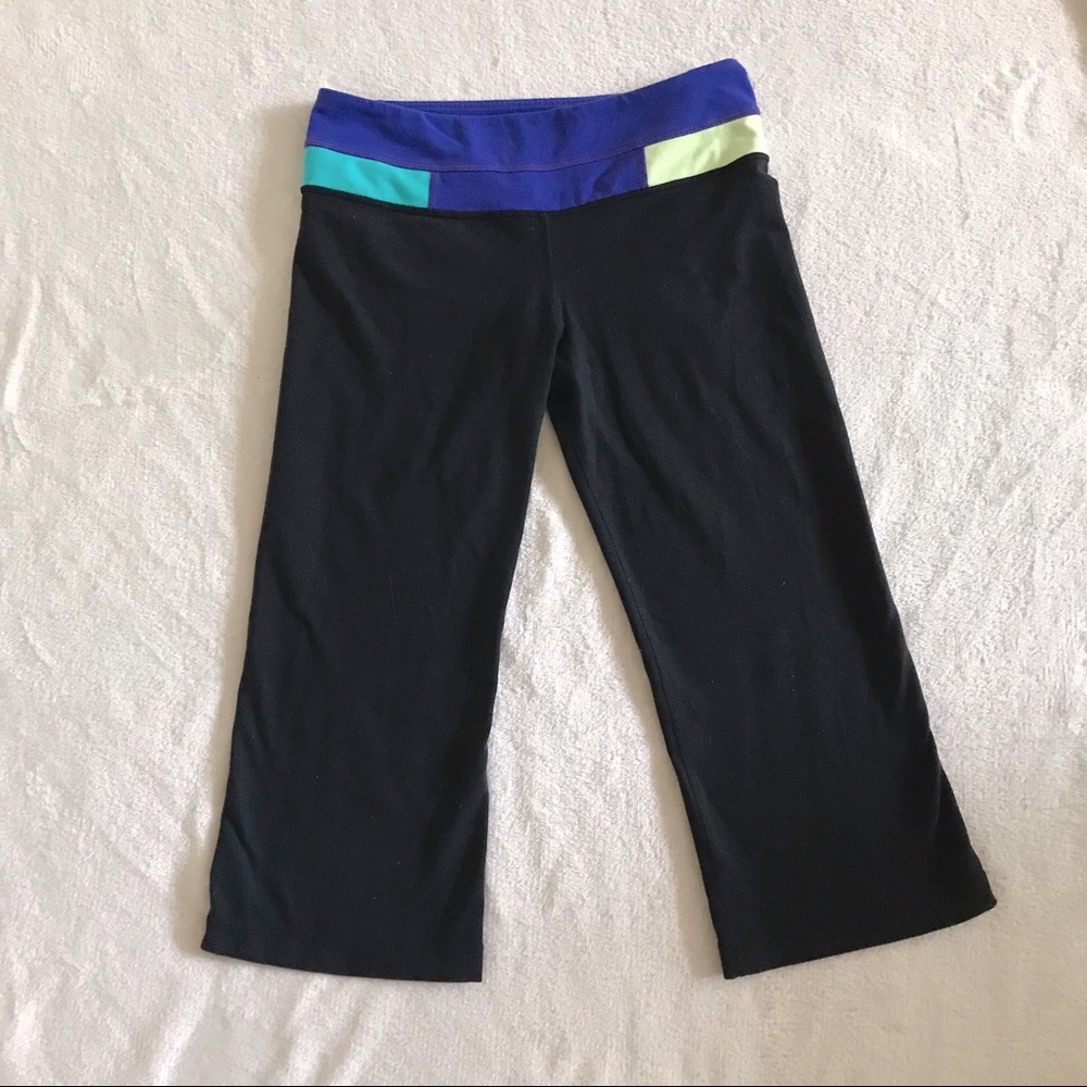 Lululemon reversible groove crop sz 6